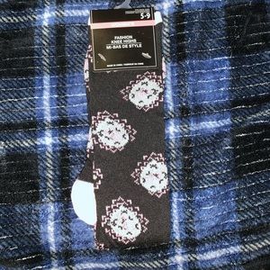 Women’s fashion knee high socks